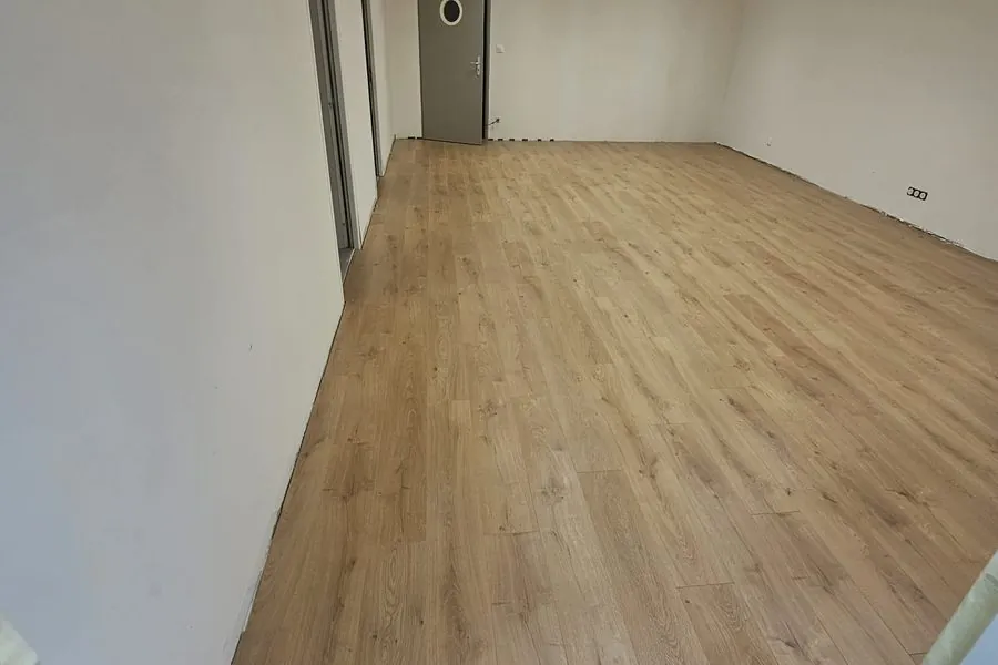 Rénovation clé en main — mur de pierre restauré
